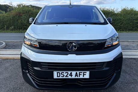Vauxhall Vivaro L2H1 145 ps F3100 Prime 14