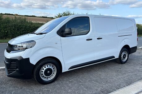 Vauxhall Vivaro L2H1 145 ps F3100 Prime 1
