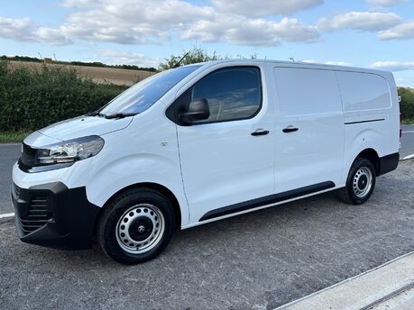 Vauxhall Vivaro L2H1 145 ps F3100 Prime 