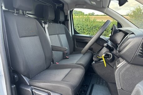 Vauxhall Vivaro L2H1 145 ps F3100 Prime 31