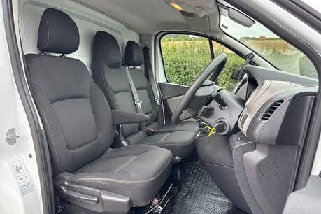 Renault Trafic SL29 Business Plus Energy 125 ps dCi - Sat Nav / Camera / Twin Side Doors 36