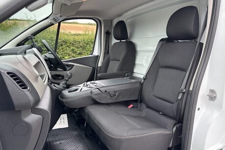 Renault Trafic SL29 Business Plus Energy 125 ps dCi - Sat Nav / Camera / Twin Side Doors 35
