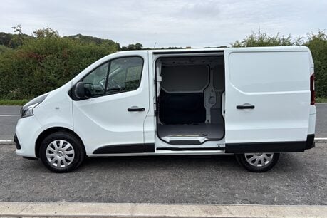 Renault Trafic SL29 Business Plus Energy 125 ps dCi - Sat Nav / Camera / Twin Side Doors 9