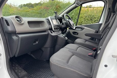 Renault Trafic SL29 Business Plus Energy 125 ps dCi - Sat Nav / Camera / Twin Side Doors 20