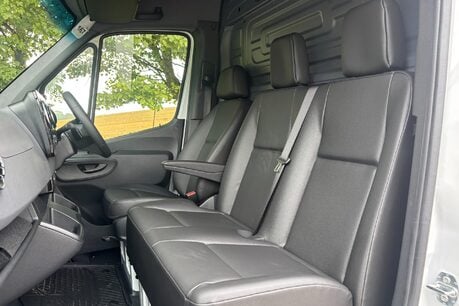 Mercedes-Benz Sprinter 319 Cdi Pro L2 H2 4x4 9g-Tronic Panel Van 31