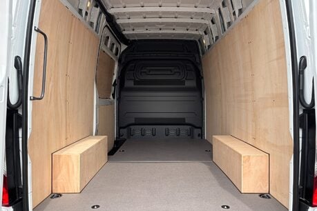 Mercedes-Benz Sprinter 319 Cdi Pro L2 H2 4x4 9g-Tronic Panel Van 14