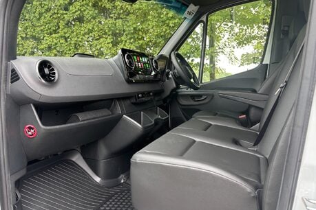 Mercedes-Benz Sprinter 319 Cdi Pro L2 H2 4x4 9g-Tronic Panel Van 17