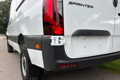 Mercedes-Benz Sprinter 319 Cdi Pro L2 H2 4x4 9g-Tronic Panel Van 28