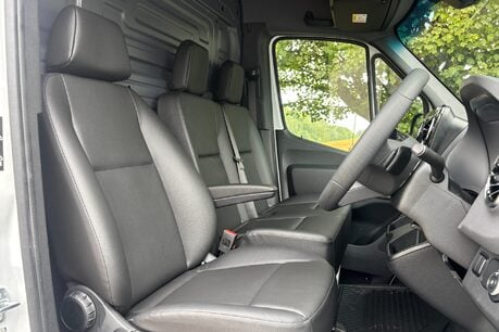 Mercedes-Benz Sprinter 319 Cdi Pro L2 H2 4x4 9g-Tronic Panel Van 32