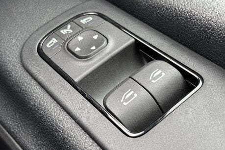 Mercedes-Benz Sprinter 319 Cdi Pro L2 H2 4x4 9g-Tronic Panel Van 47