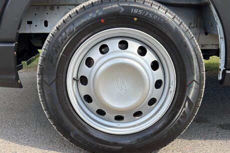 Ford Transit 350 Drw L4 130 ps Dropside Truck with Tail Lift - Safety Rails 34