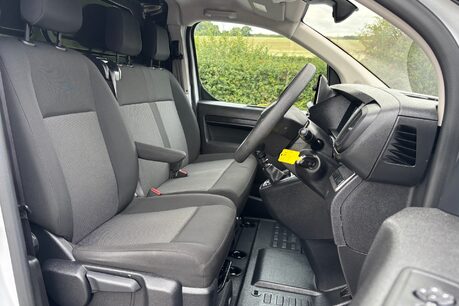 Vauxhall Vivaro L2H1 145 ps F3100 Prime 31