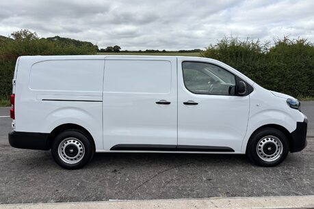 Vauxhall Vivaro L2H1 145 ps F3100 Prime 11