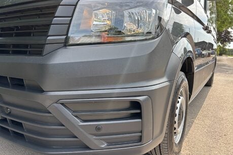 Volkswagen Crafter CR35 L3 H2 140 ps Tdi DSG Trendline Panel Van 23