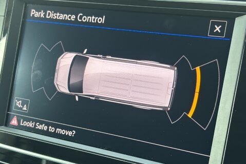 Volkswagen Crafter CR35 L3 H2 140 ps Tdi DSG Trendline Panel Van 32