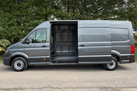 Volkswagen Crafter CR35 L3 H2 140 ps Tdi DSG Trendline Panel Van 9