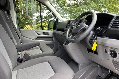 Volkswagen Crafter CR35 L3 H2 140 ps Tdi DSG Trendline Panel Van 17