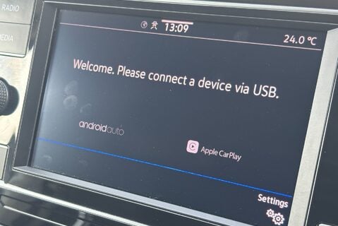 Volkswagen Crafter CR35 L3 H2 140 ps Tdi DSG Trendline Panel Van 26