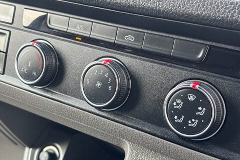 Volkswagen Crafter CR35 L3 H2 140 ps Tdi DSG Trendline Panel Van 18