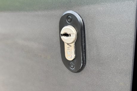 Volkswagen Crafter CR35 L3 H2 140 ps Tdi DSG Trendline Panel Van 25