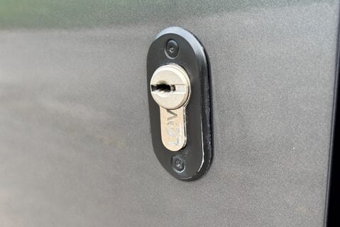 Volkswagen Crafter CR35 L3 H2 140 ps Tdi DSG Trendline Panel Van 22