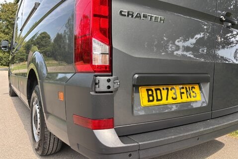 Volkswagen Crafter CR35 L3 H2 140 ps Tdi DSG Trendline Panel Van 24