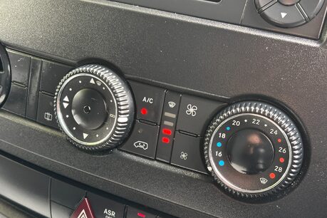 Mercedes-Benz Sprinter 519 Cdi Lwb Hr Mobile Command Unit - Ex MOD - Air Con / Generator 24