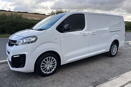 Vauxhall Vivaro L2H1 F3100 145 ps Pro Panel Van - Sat Nav / Rear Camera 1