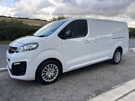 Vauxhall Vivaro L2H1 F3100 145 ps Pro Panel Van - Sat Nav / Rear Camera 