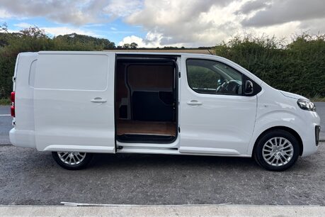 Vauxhall Vivaro L2H1 F3100 145 ps Pro Panel Van - Sat Nav / Rear Camera 12