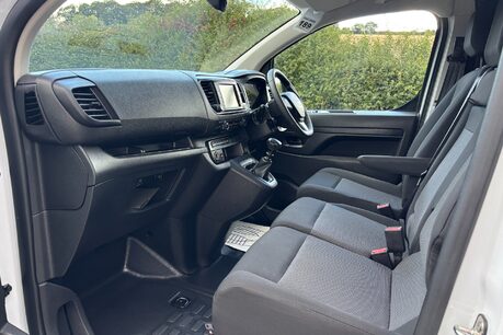 Vauxhall Vivaro L2H1 F3100 145 ps Pro Panel Van - Sat Nav / Rear Camera 19