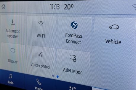 Ford Tourneo Custom 320 Active 185ps Selectshift 8 Seater - Rear Camera / 230v Invertor 35