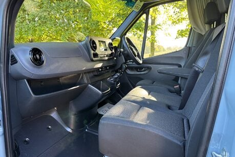 Mercedes-Benz Sprinter 319 Cdi Premium - with In-Built Bed + Diesel Heater 19