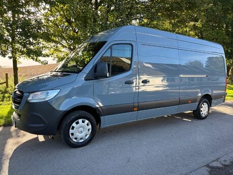 Mercedes-Benz Sprinter 319 Cdi Premium - with In-Built Bed + Diesel Heater