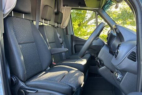 Mercedes-Benz Sprinter 319 Cdi Premium - with In-Built Bed + Diesel Heater 36
