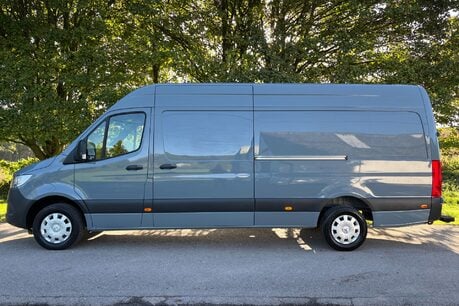 Mercedes-Benz Sprinter 319 Cdi Premium - with In-Built Bed + Diesel Heater 8