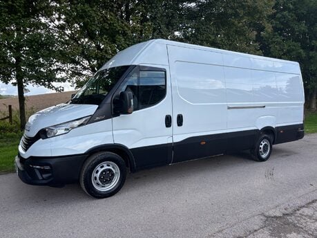 Iveco Daily 35S14 4100 wb Hr Panel Van - Air Con / Sensors / Digital Dash