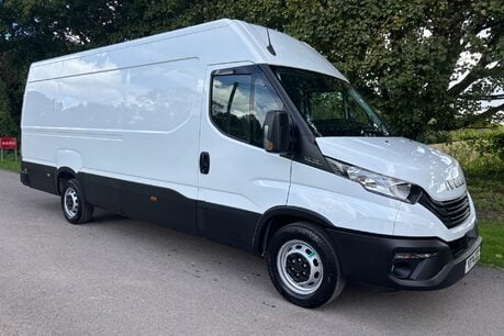 Iveco Daily 35S14 4100 wb Hr Panel Van - Air Con / Sensors / Digital Dash 5