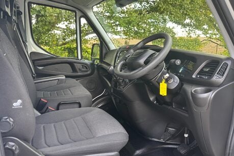 Iveco Daily 35S14 4100 wb Hr Panel Van - Air Con / Sensors / Digital Dash 19