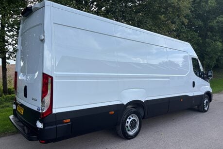 Iveco Daily 35S14 4100 wb Hr Panel Van - Air Con / Sensors / Digital Dash 3