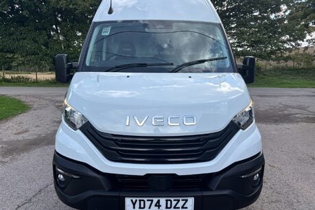 Iveco Daily 35S14 4100 wb Hr Panel Van - Air Con / Sensors / Digital Dash 12