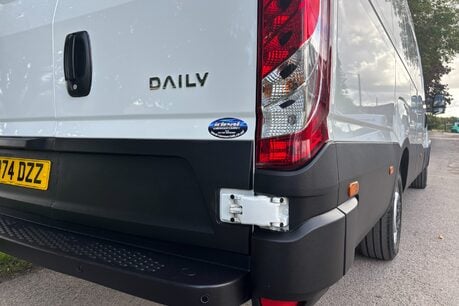Iveco Daily 35S14 4100 wb Hr Panel Van - Air Con / Sensors / Digital Dash 26