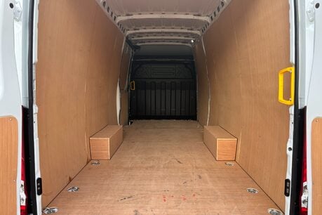 Iveco Daily 35S14 4100 wb Hr Panel Van - Air Con / Sensors / Digital Dash 14
