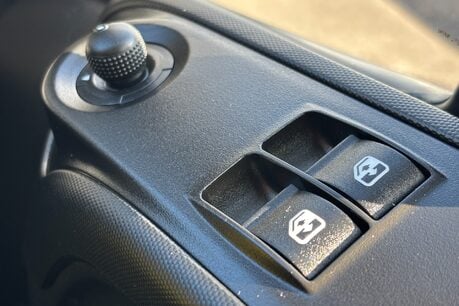 Iveco Daily 35S14 4100 wb Hr Panel Van - Air Con / Sensors / Digital Dash 45