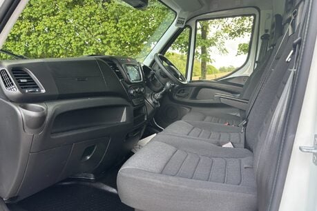 Iveco Daily 35S14 4100 wb Hr Panel Van - Air Con / Sensors / Digital Dash 17