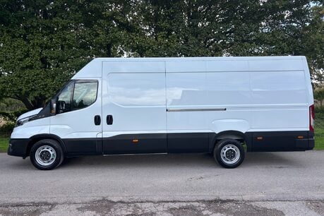 Iveco Daily 35S14 4100 wb Hr Panel Van - Air Con / Sensors / Digital Dash 8