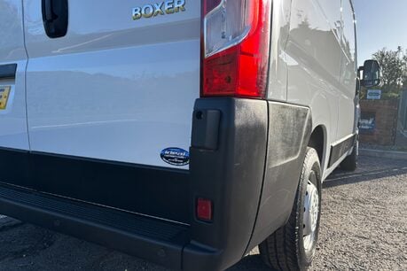 Peugeot Boxer BlueHdi 140 ps 335 L2H2 Professional Premium Plus 25