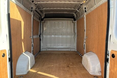 Peugeot Boxer BlueHdi 140 ps 335 L2H2 Professional Premium Plus 14