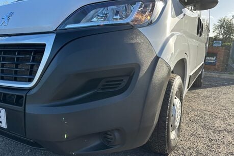 Peugeot Boxer BlueHdi 140 ps 335 L2H2 Professional Premium Plus 23