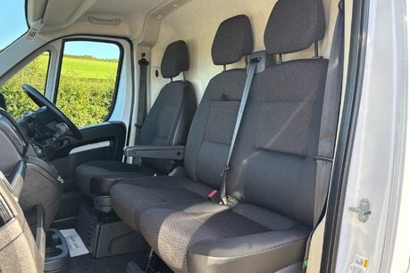Peugeot Boxer BlueHdi 140 ps 335 L2H2 Professional Premium Plus 28